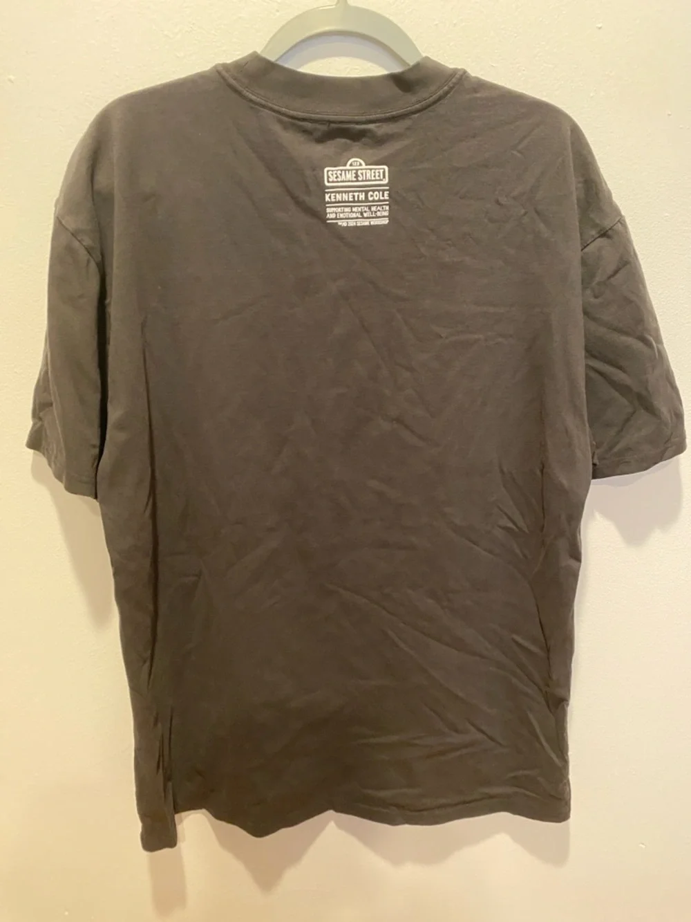 Sesame Street Black Short-Sleeve Graphic Tee with Cookie Monster Character NWOT - Picture 5 of 6